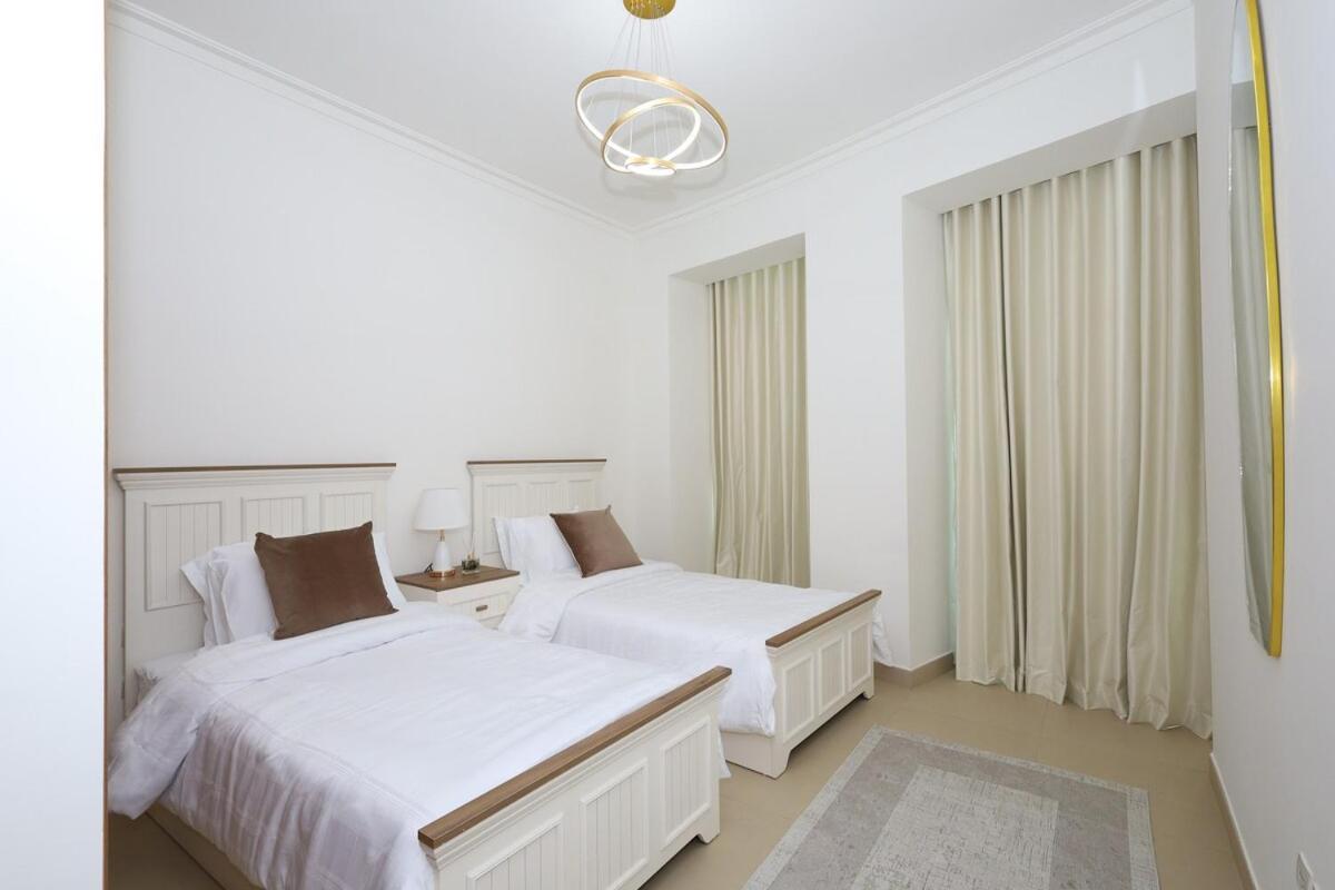 Lux 2 Bed In Downtown W Mall Access Apartment *
